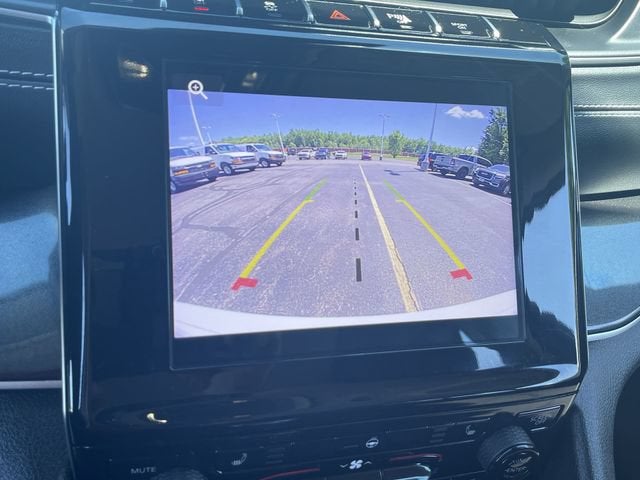 2022 Jeep Grand Cherokee Laredo 4x4
