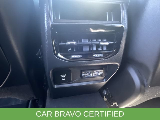 2022 Jeep Grand Cherokee Laredo 4x4