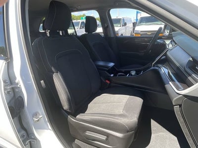 2022 Jeep Grand Cherokee Laredo 4x4