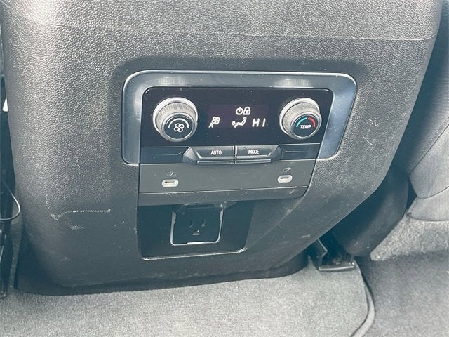 2023 Chevrolet Suburban LS