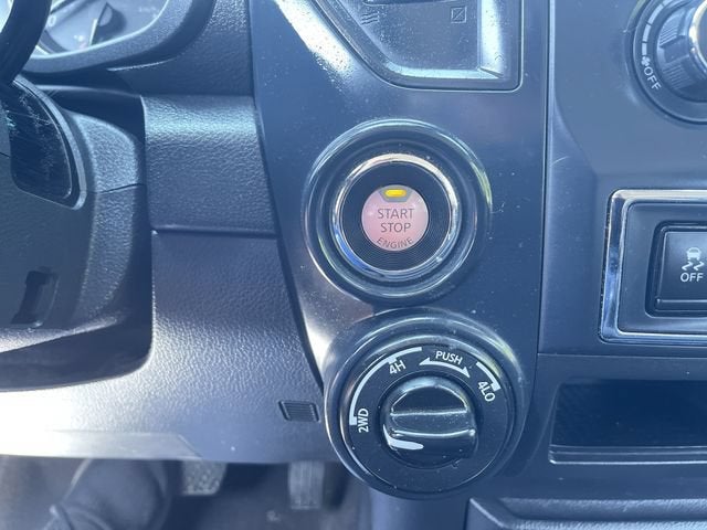 2023 Nissan TITAN Crew Cab SV 4x4