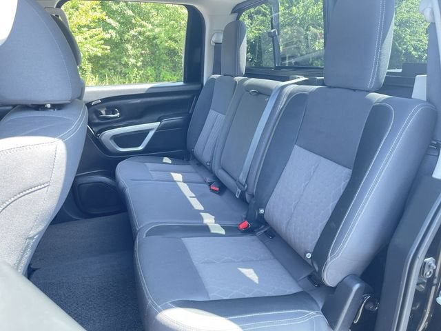 2023 Nissan TITAN Crew Cab SV 4x4