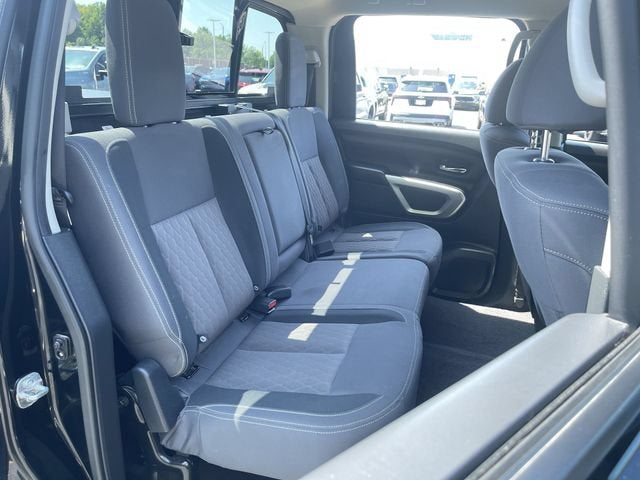 2023 Nissan TITAN Crew Cab SV 4x4