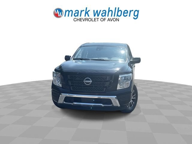 2023 Nissan TITAN Crew Cab SV 4x4