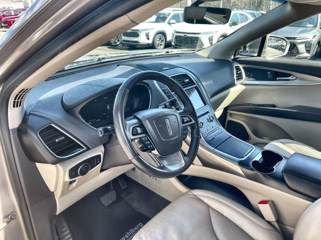 2019 Lincoln Nautilus Select