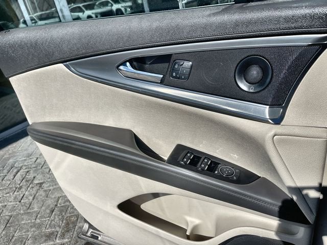 2019 Lincoln Nautilus Select