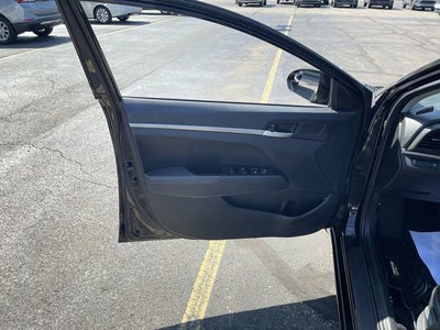 2019 Hyundai ELANTRA SE