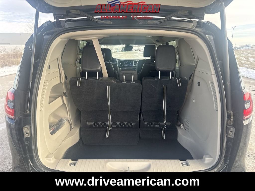 2022 Chrysler Pacifica Touring L