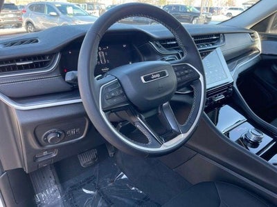 2023 Jeep Grand Cherokee Laredo 4x4