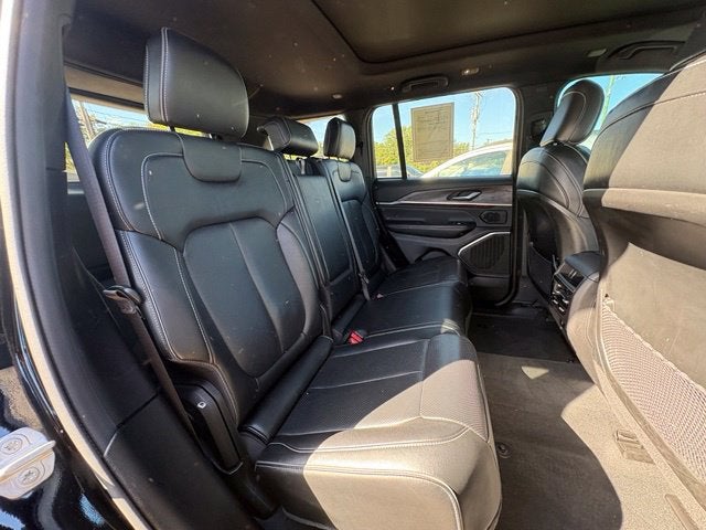 2023 Jeep Grand Cherokee Overland 4x4