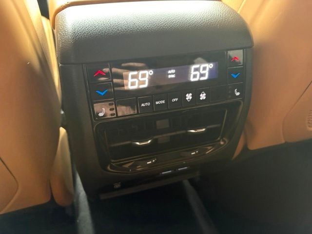 2023 Jeep Grand Cherokee Summit