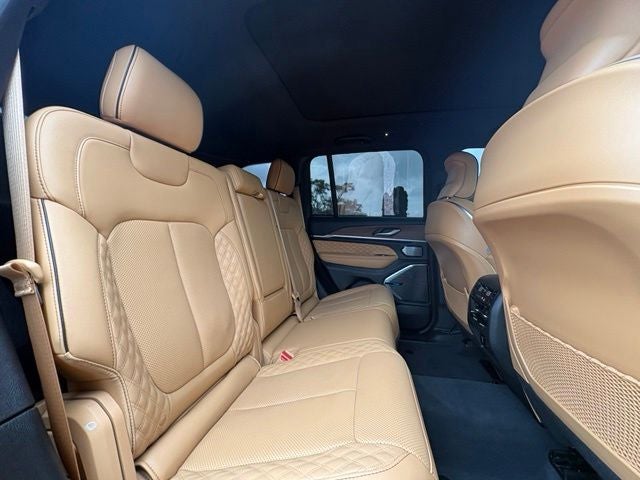 2023 Jeep Grand Cherokee Summit