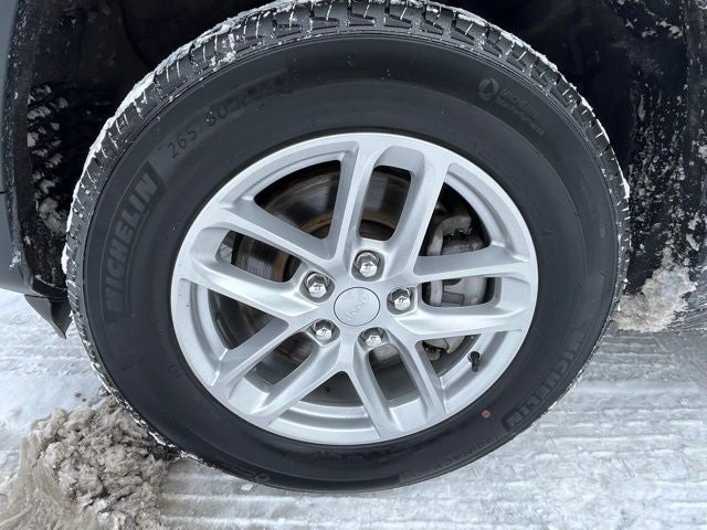 2023 Jeep Grand Cherokee L Laredo 4x4