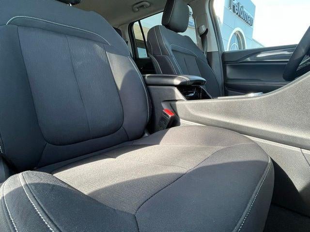 2023 Jeep Grand Cherokee L Laredo 4x4