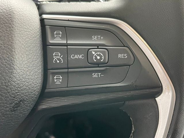 2023 Jeep Grand Cherokee L Laredo 4x4