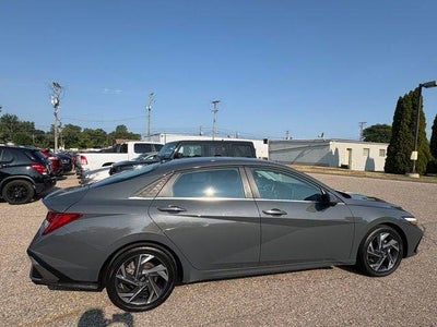 2024 Hyundai ELANTRA Limited