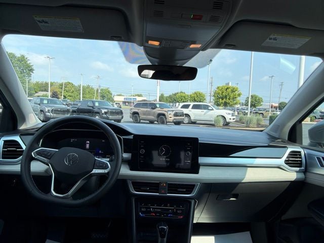 2025 Volkswagen Taos 1.5T SE
