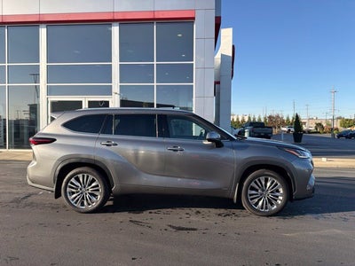 2026 Toyota Highlander Hybrid Platinum