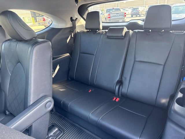 2025 Toyota Highlander Hybrid Platinum