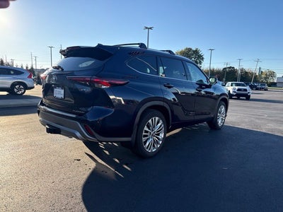 2025 Toyota Highlander Hybrid Platinum