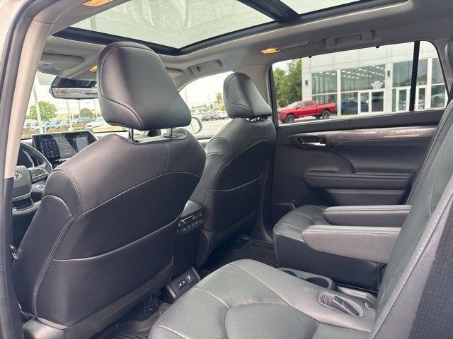 2021 Toyota Highlander Hybrid Platinum