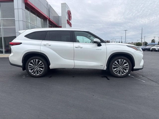 2021 Toyota Highlander Hybrid Platinum
