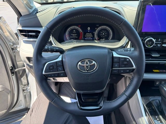 2025 Toyota Highlander Platinum