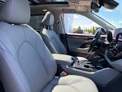 2025 Toyota Highlander Platinum