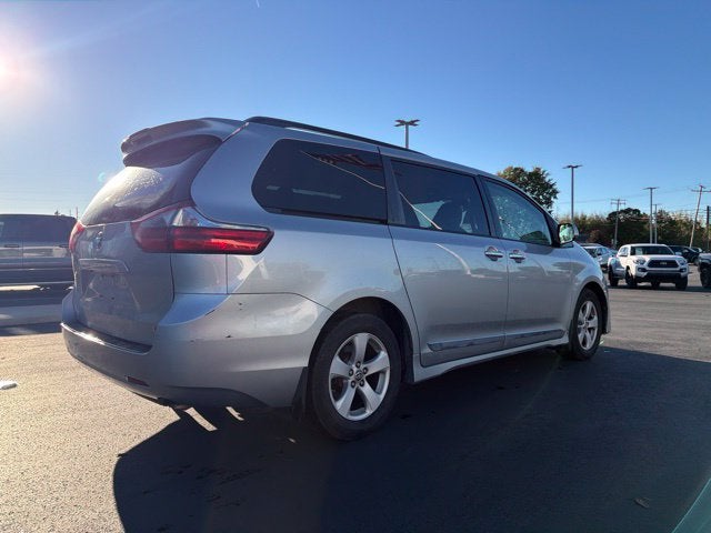 2020 Toyota Sienna LE 8 Passenger
