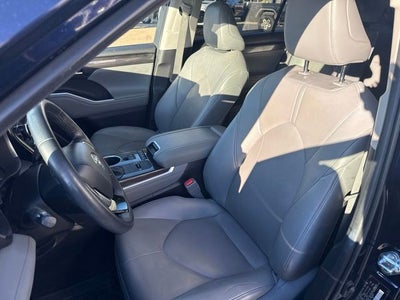 2022 Toyota Highlander Hybrid Limited