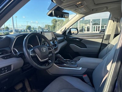 2022 Toyota Highlander Hybrid Limited