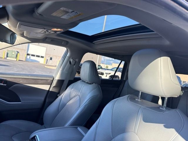 2022 Toyota Highlander Hybrid Limited