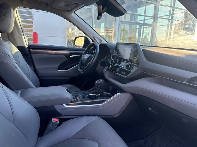 2022 Toyota Highlander Hybrid Limited
