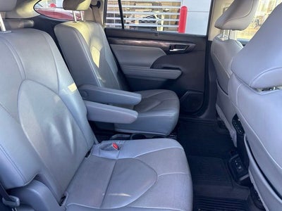 2022 Toyota Highlander Hybrid Limited