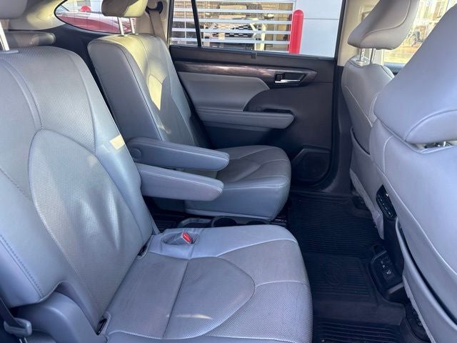 2022 Toyota Highlander Hybrid Limited