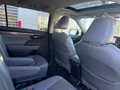2022 Toyota Highlander Hybrid Limited