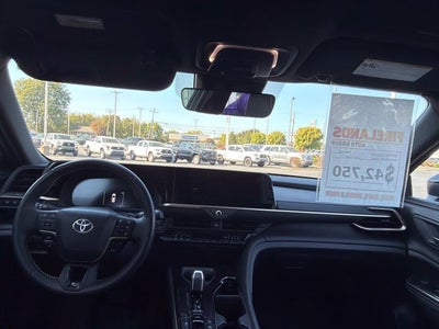 2025 Toyota Crown Signia XLE