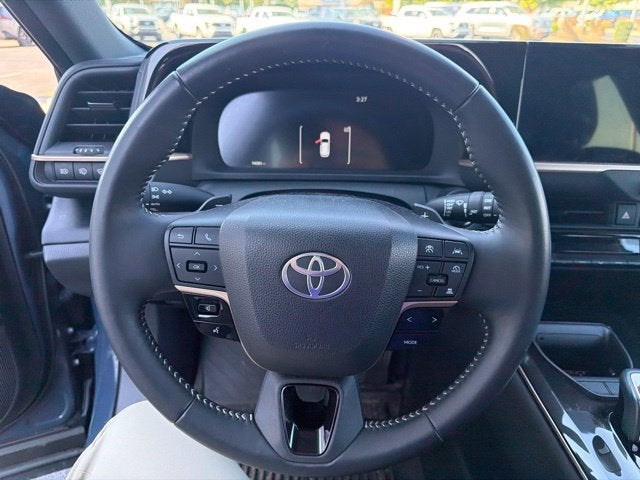 2025 Toyota Crown Signia XLE
