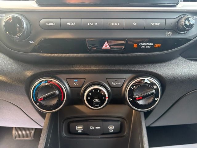 2023 Hyundai VENUE SE