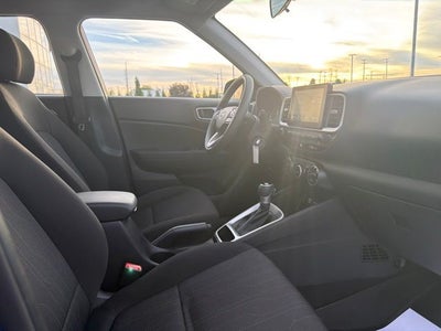 2023 Hyundai VENUE SE