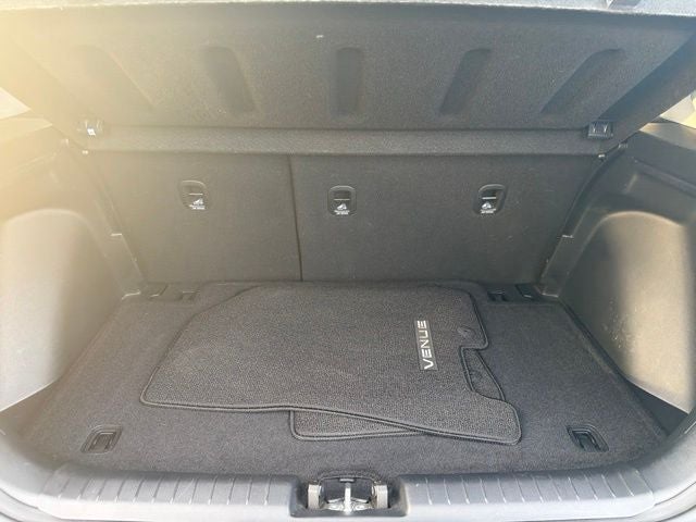 2023 Hyundai VENUE SE