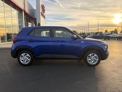 2023 Hyundai VENUE SE