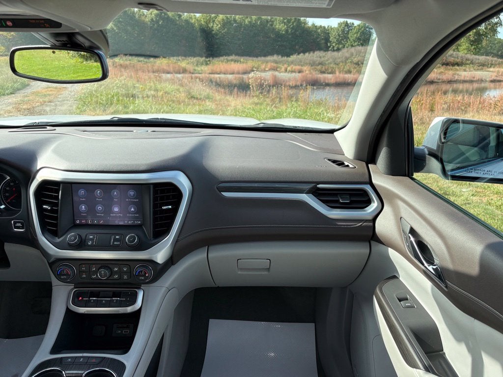 2023 GMC Acadia SLT
