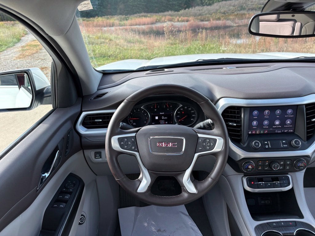 2023 GMC Acadia SLT