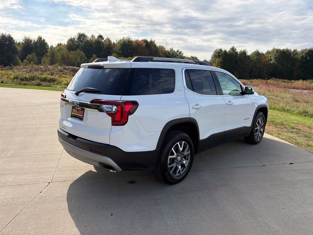 2023 GMC Acadia SLT