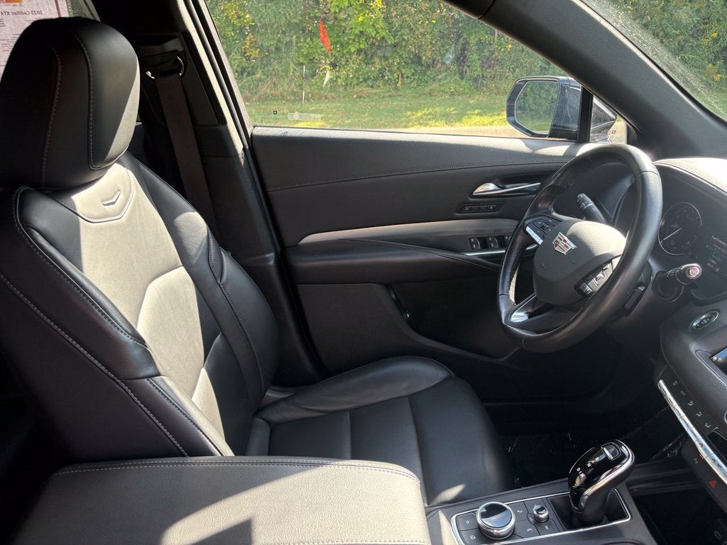 2023 Cadillac XT4 Premium Luxury