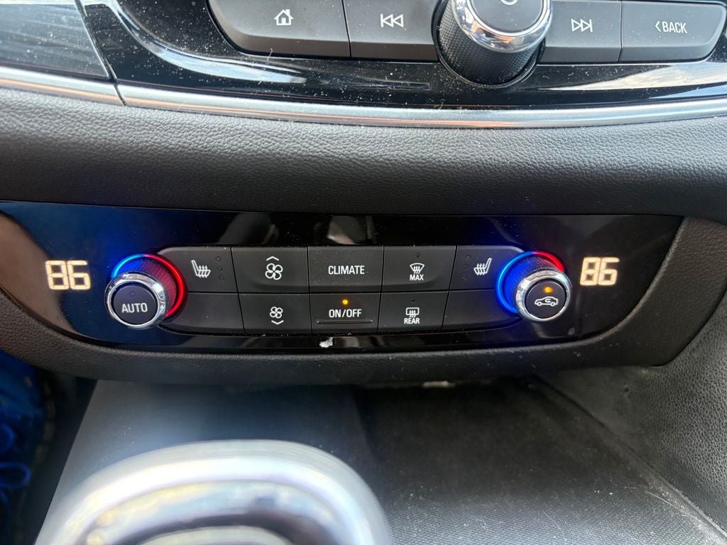 2021 Buick Enclave Essence