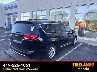 2017 Chrysler Pacifica Touring L Plus
