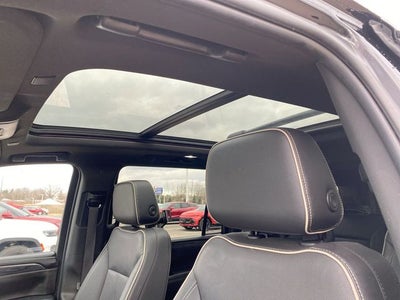 2022 GMC Yukon XL SLT