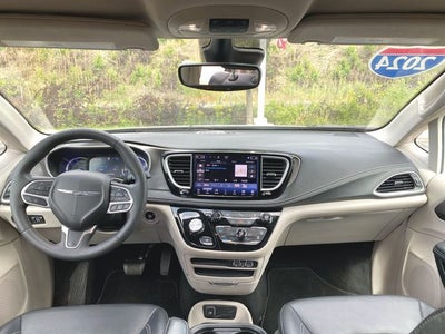 2024 Chrysler Pacifica Hybrid Select